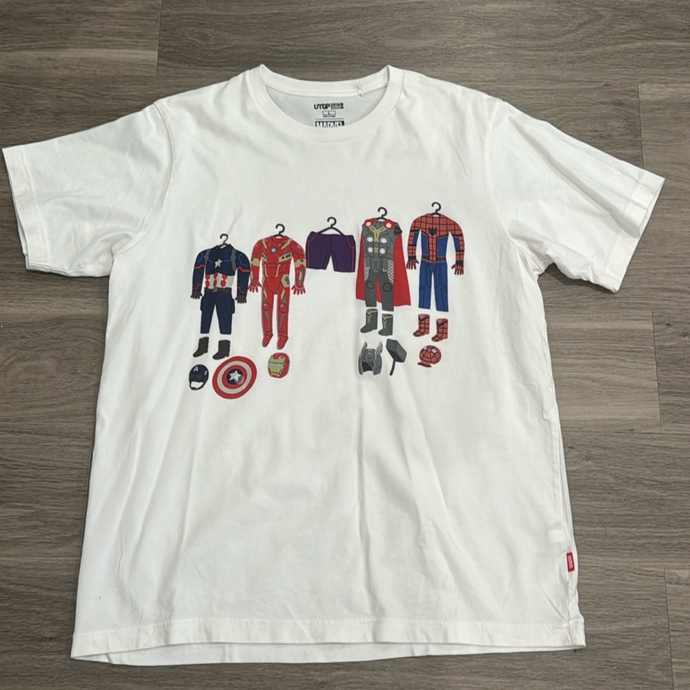 UNIQLO X MARVEL 2018 SHIRT LARGE